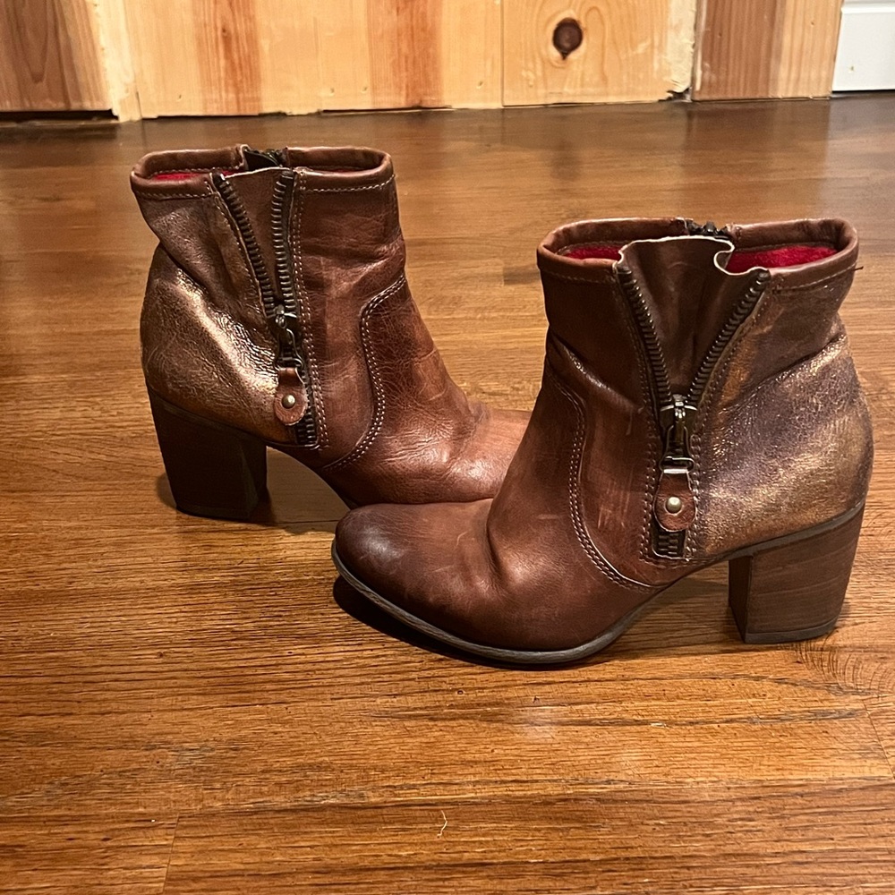 MJUS Leather Ankle Boots Brown Size 39 (8.5US)